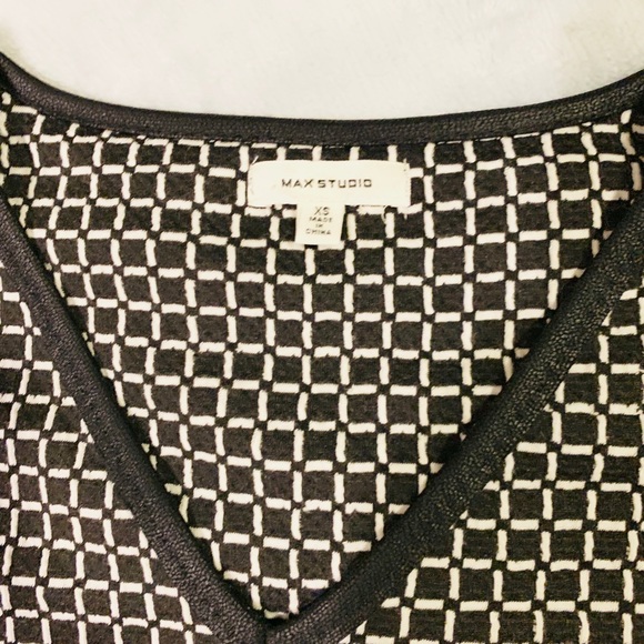 Max Studio - Picture 2 of 3